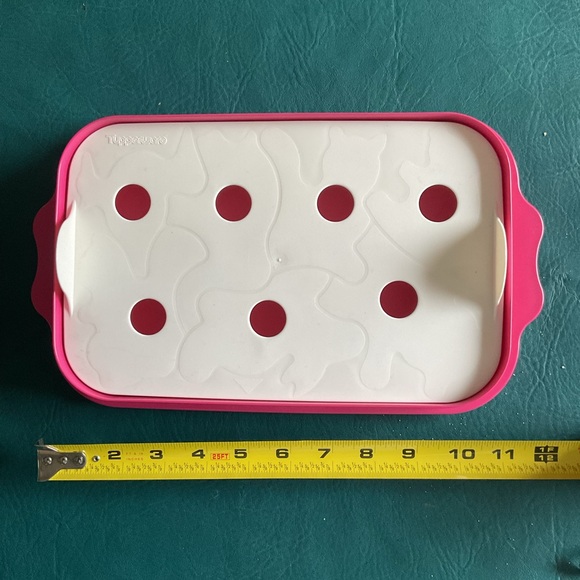 Vintage Tupperware Jell-O animal or cookie mold - Picture 2 of 3